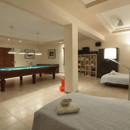 Iris Villa