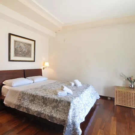 Iris Villa